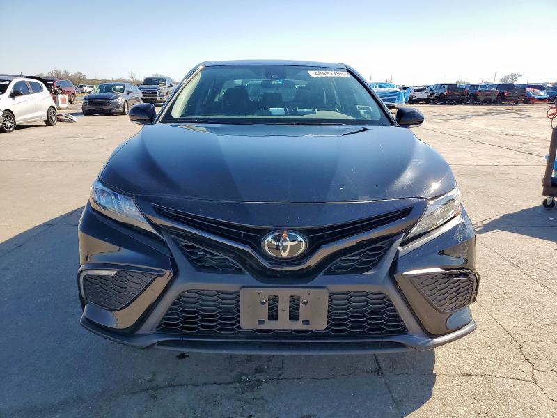 4T1G11AK9RU192828 - 2024 TOYOTA CAMRY SE NIGHT SHADE BLACK photo 5