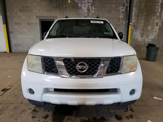 5N1AR18W16C671642 - 2006 NISSAN PATHFINDER LE 白色 照片 5