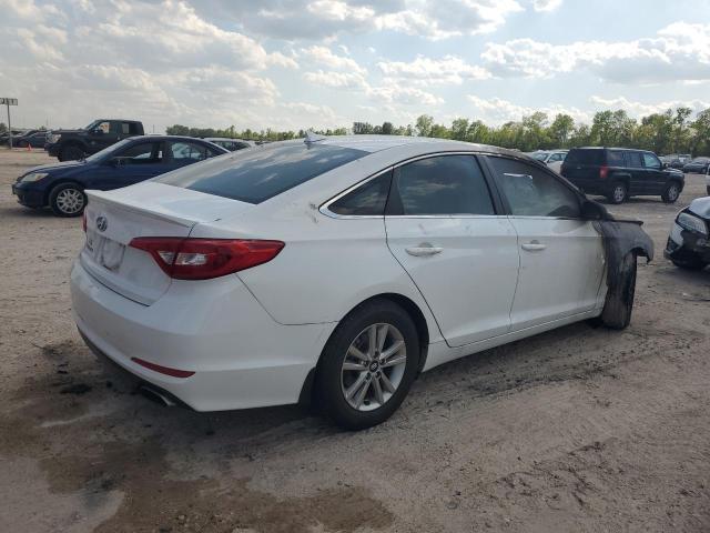 5NPE24AF0FH237206 - 2015 HYUNDAI SONATA SE WHITE photo 3