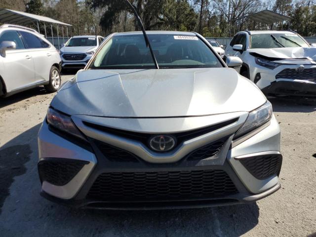 4T1G11AK9PU811022 - 2023 TOYOTA CAMRY SE NIGHT SHADE SILVER photo 5