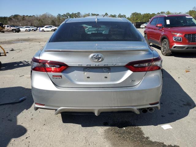 4T1G11AK9PU811022 - 2023 TOYOTA CAMRY SE NIGHT SHADE SILVER photo 6