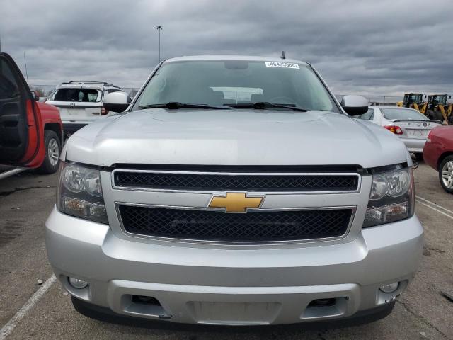 1GNSKJE71CR105717 - 2012 CHEVROLET SUBURBAN K1500 LT SILVER photo 5