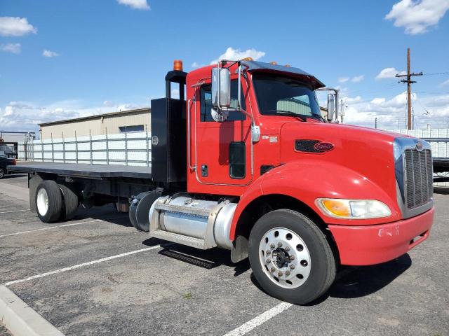 2NP2HM6X3HM415933 - 2017 PETERBILT 337 RED photo 4