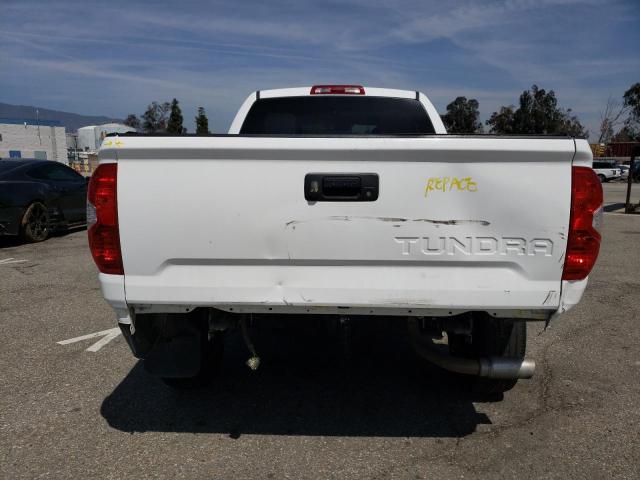 5TFRM5F1XKX134596 - 2019 TOYOTA TUNDRA DOUBLE CAB SR/SR5 WHITE photo 6