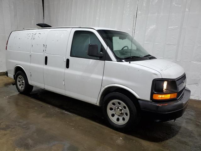 1GCSGAFX0D1124946 - 2013 CHEVROLET EXPRESS G1 WHITE photo 4