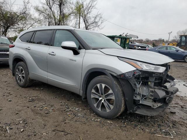 5TDGBRCH2LS505392 - 2020 TOYOTA HIGHLANDER HYBRID XLE SILVER photo 4