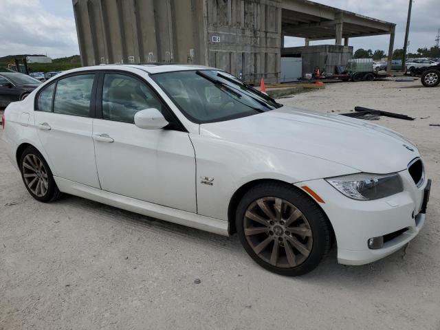 WBAPK5G51BNN31573 - 2011 BMW 328 XI SULEV WHITE photo 4