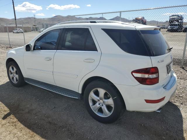 4JGBB7CB9AA594636 - 2010 MERCEDES-BENZ ML 550 4MATIC WHITE photo 2