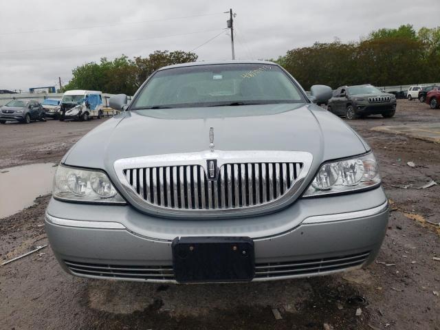 1LNHM82W86Y623752 - 2006 LINCOLN TOWN CAR SIGNATURE LIMITED GRAY photo 5