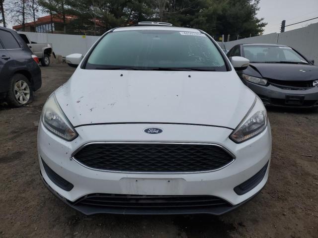 1FADP3K27FL270658 - 2015 FORD FOCUS SE WHITE photo 5