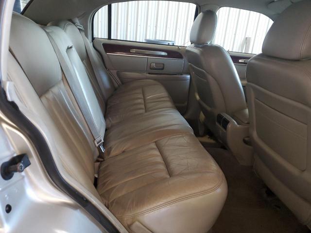 1LNHM81W33Y635305 - 2003 LINCOLN TOWN CAR EXECUTIVE Silber Foto 10