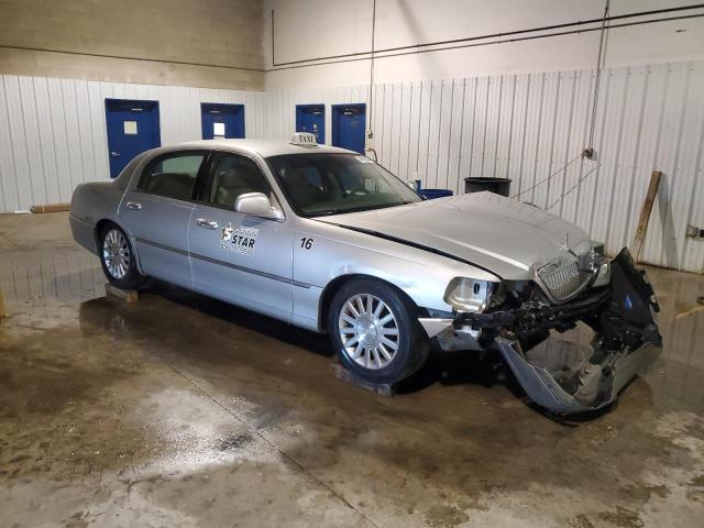 1LNHM81W33Y635305 - 2003 LINCOLN TOWN CAR EXECUTIVE Silber Foto 4