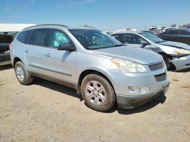 1GNKREED3BJ157372 - 2011 CHEVROLET TRAVERSE LS SILVER photo 4