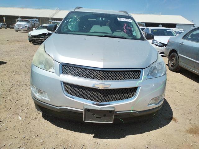 1GNKREED3BJ157372 - 2011 CHEVROLET TRAVERSE LS SILVER photo 5