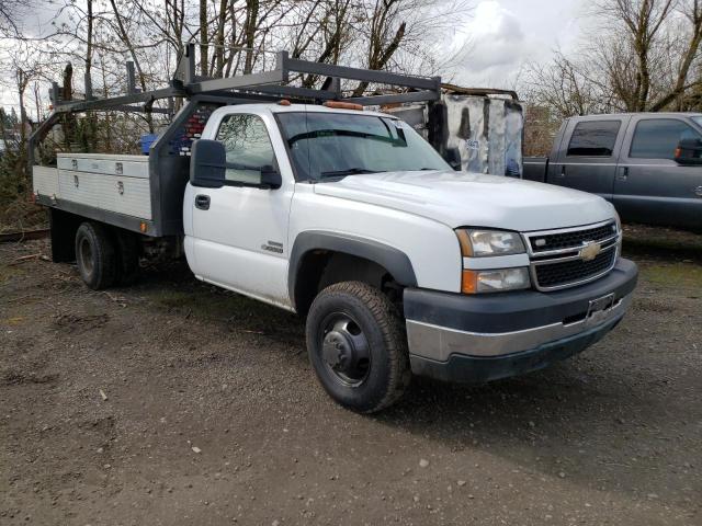 1GBJC34D47E145490 - 2007 CHEVROLET SILVERADO C3500 WHITE photo 4