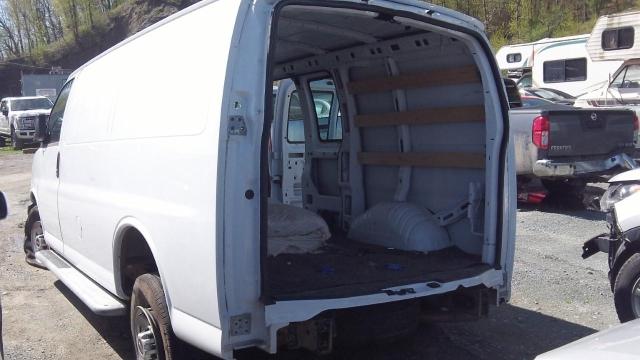 1GTW7AFGXL1265183 - 2020 GMC SAVANA G2500 WHITE photo 2