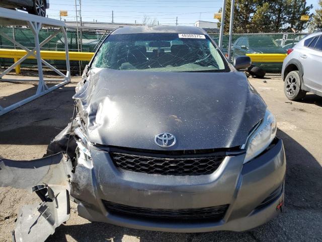 2T1KU4EE1AC407969 - 2010 TOYOTA MATRIX GRAY photo 5