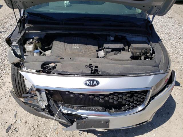 KNDMA5C11F6013801 - 2015 KIA SEDONA L SILVER photo 11