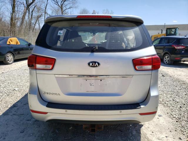 KNDMA5C11F6013801 - 2015 KIA SEDONA L SILVER photo 6