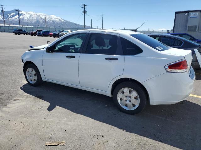 1FAHP34NX8W172766 - 2008 FORD FOCUS S/SE WHITE photo 2