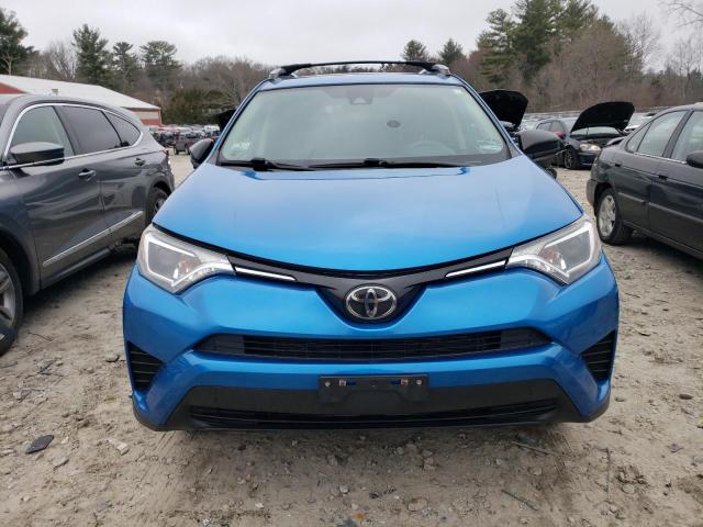 JTMBFREV9JJ221687 - 2018 TOYOTA RAV4 LE BLUE photo 5