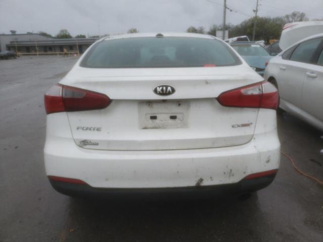 KNAFX4A80E5194795 - 2014 KIA FORTE EX WHITE photo 6