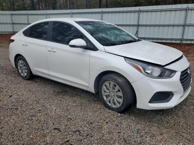 3KPC24A33KE086888 - 2019 HYUNDAI ACCENT SE WHITE photo 4