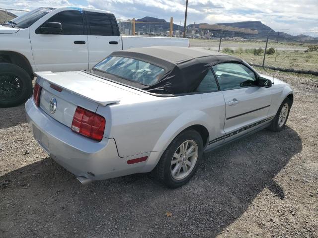 1ZVFT84N175205956 - 2007 FORD MUSTANG SILVER photo 3