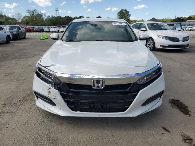 1HGCV1F1XJA256180 - 2018 HONDA ACCORD LX WHITE photo 5