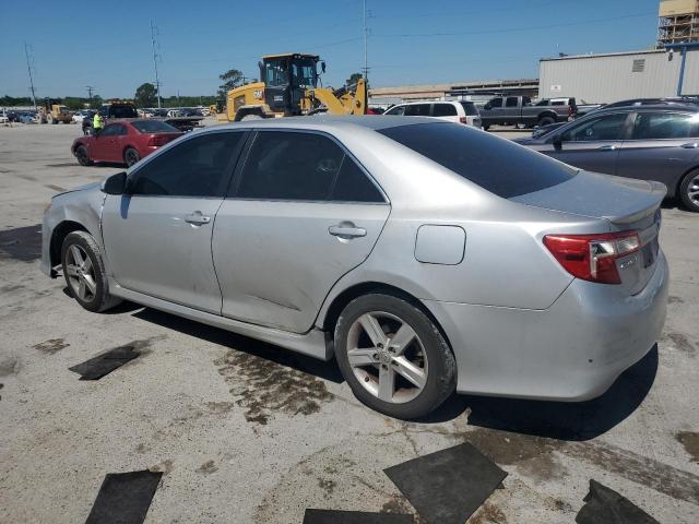 4T1BF1FK0CU173581 - 2012 TOYOTA CAMRY BASE SILVER photo 2