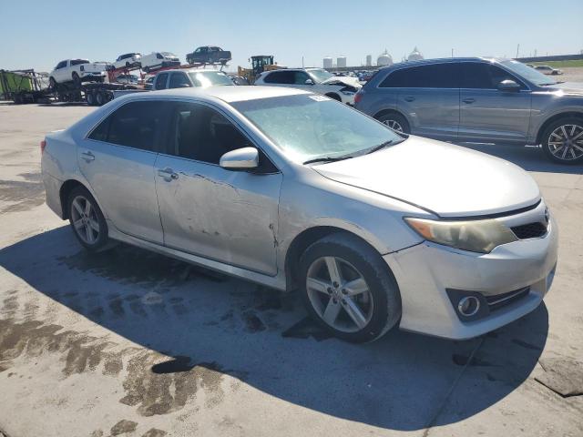 4T1BF1FK0CU173581 - 2012 TOYOTA CAMRY BASE SILVER photo 4