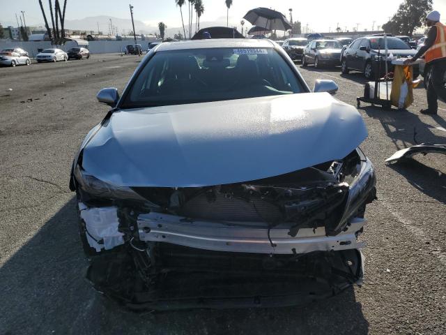 4T1S31AKXPU611657 - 2023 TOYOTA CAMRY SE NIGHT SHADE SILVER photo 5