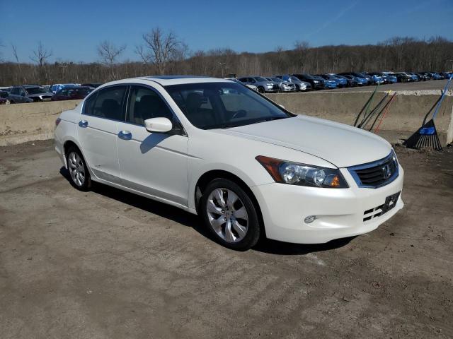 1HGCP36838A085673 - 2008 HONDA ACCORD EXL WHITE photo 4