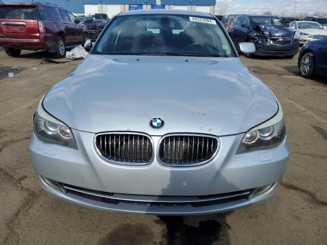 WBANV13589C152959 - 2009 BMW 528 XI SILVER photo 5