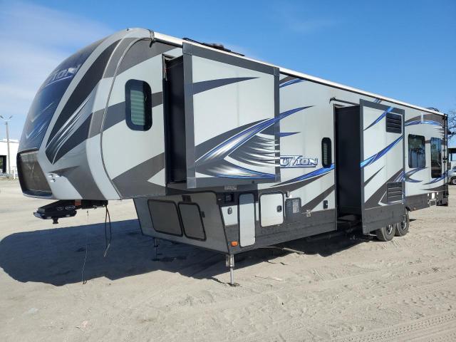 4YDF3712XJF810256 - 2018 KEYSTONE FUZION TWO TONE photo 2