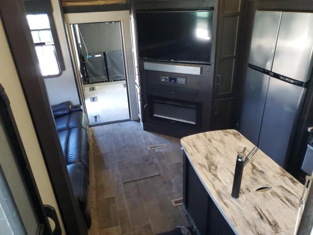 4YDF3712XJF810256 - 2018 KEYSTONE FUZION TWO TONE photo 6