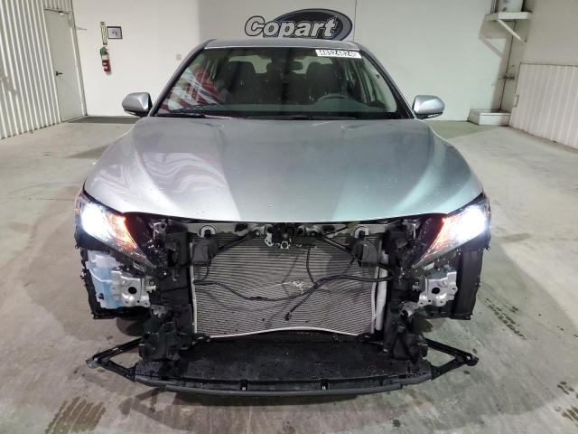 4T1G11AK7RU892413 - 2024 TOYOTA CAMRY SE NIGHT SHADE SILVER photo 5