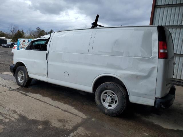 1GCZGGFG9K1245912 - 2019 CHEVROLET EXPRESS G3 WHITE photo 2