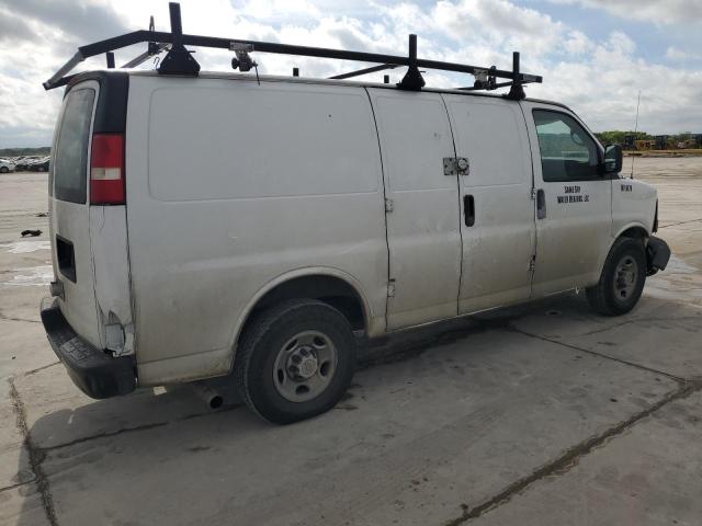 1GCWGFCA6B1161611 - 2011 CHEVROLET EXPRESS G2 WHITE photo 3