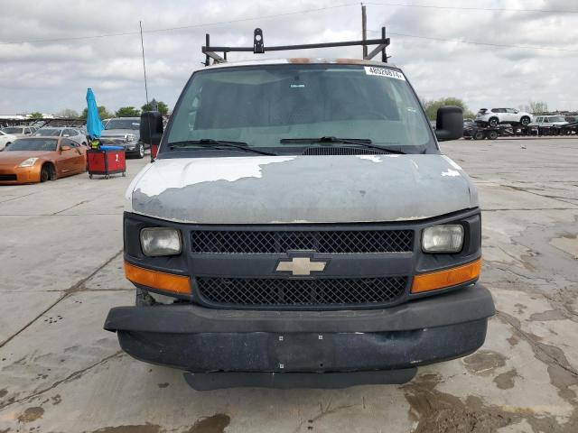 1GCWGFCA6B1161611 - 2011 CHEVROLET EXPRESS G2 WHITE photo 5