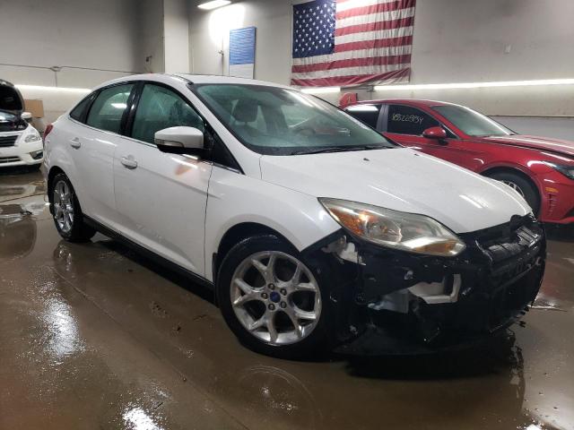 1FAHP3H28CL300674 - 2012 FORD FOCUS SEL WHITE photo 4