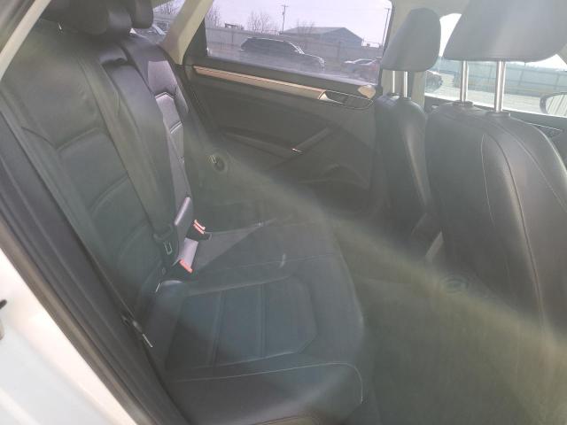 1VWDT7A37HC007738 - 2017 VOLKSWAGEN PASSAT R-LINE Սպիտակ լուսանկար 10