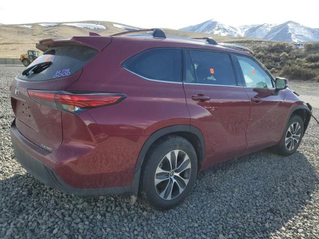 5TDHZRBH4MS155251 - 2021 TOYOTA HIGHLANDER XLE MAROON photo 3