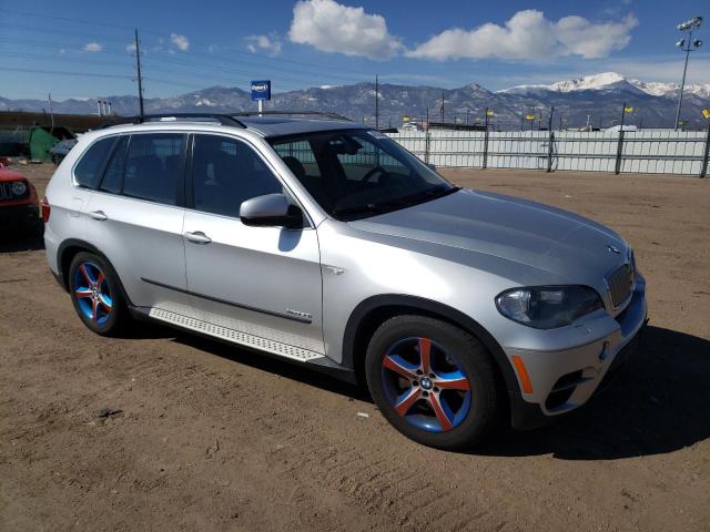 5UXZV8C53BL417434 - 2011 BMW X5 XDRIVE50I SILVER photo 4