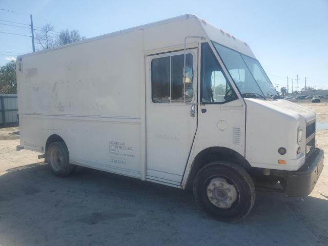 2000 FREIGHTLINER CHASSIS M LINE WALK-IN VAN, 