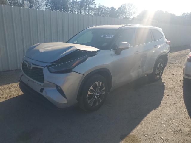 2022 TOYOTA HIGHLANDER XLE, 