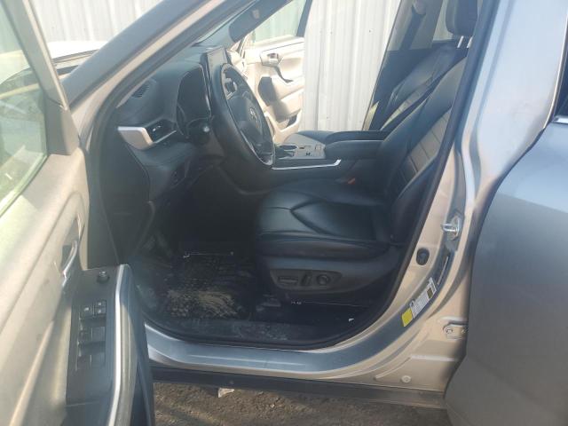 5TDGZRAH8NS118198 - 2022 TOYOTA HIGHLANDER XLE 银色 照片 7