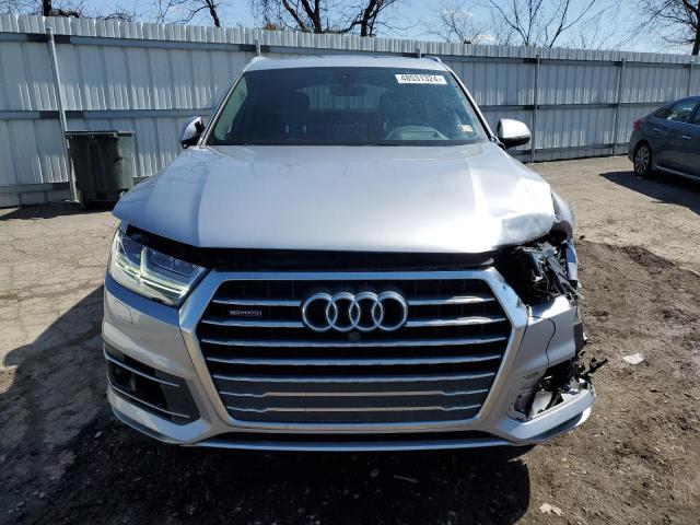 WA1VAAF79JD052339 - 2018 AUDI Q7 PRESTIGE SILVER photo 5
