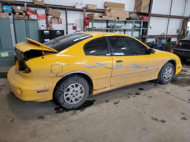 1G2JB124927439894 - 2002 PONTIAC SUNFIRE SE YELLOW photo 3