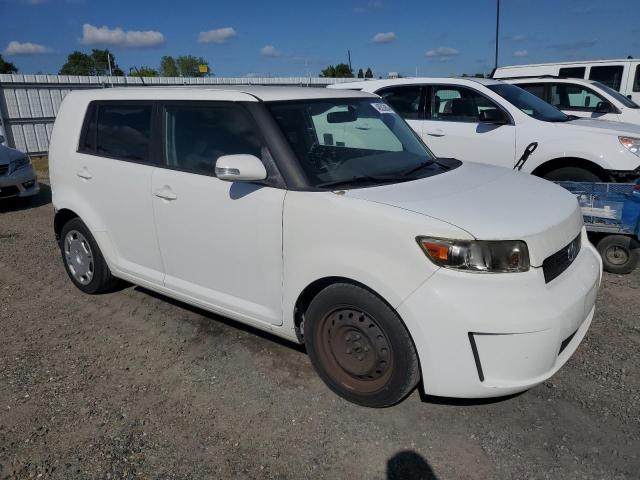 JTLZE4FE0A1117564 - 2010 TOYOTA SCION XB WHITE photo 4